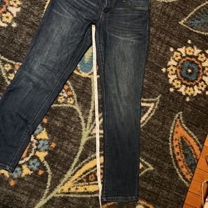 Kut from the Kloth jeans in dark denim straight slightly tapered leg, midrise